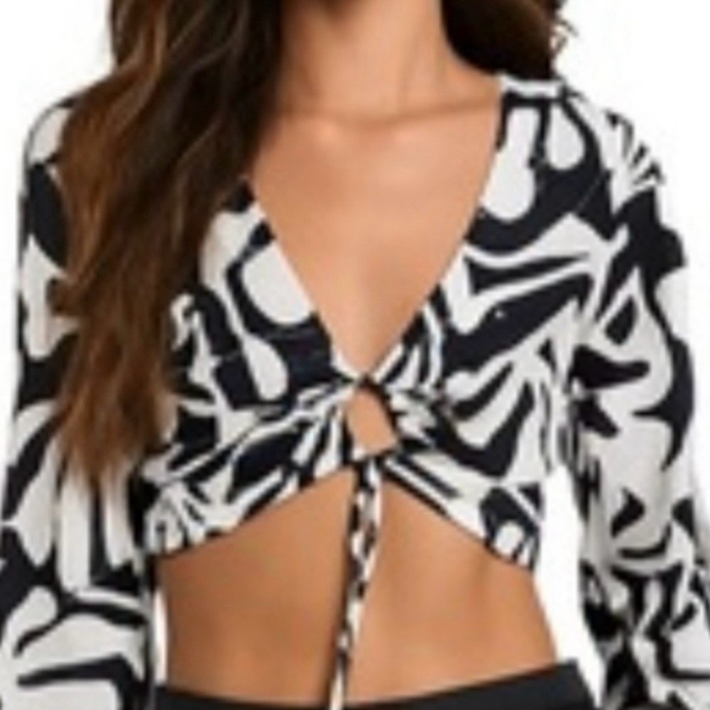 Caroline Constas Geometric Knot Hole Cropped Long Sleeve Blouse - Picture 2 of 10